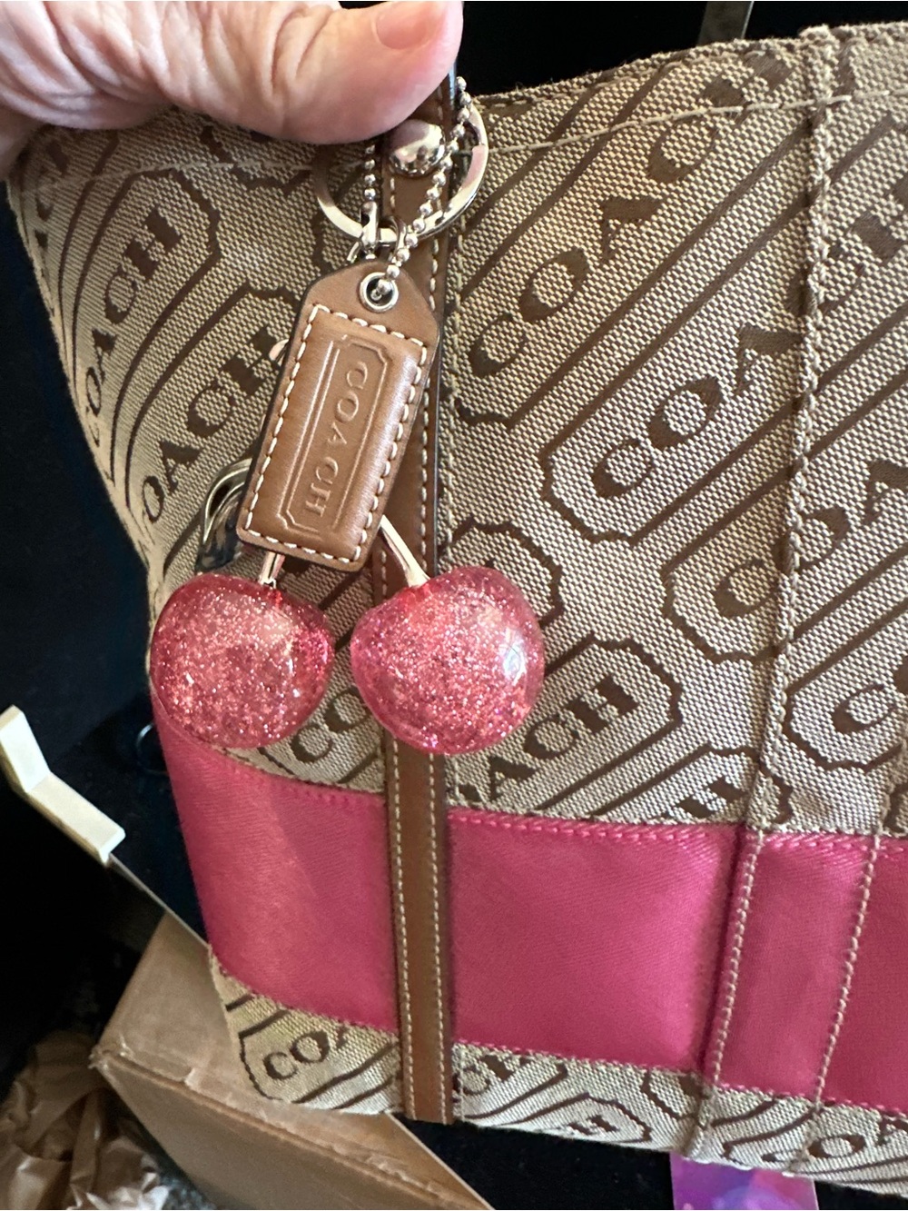 COACH #061 Lozengo Signature Tote with Pink Strip Accent - Picture 8 of 13